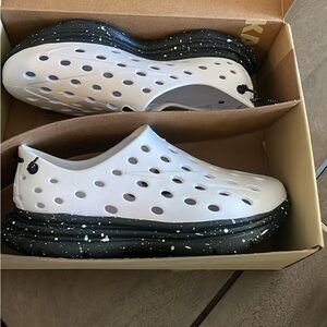 NIB Kane Mens Active Recovery Shoe size 8